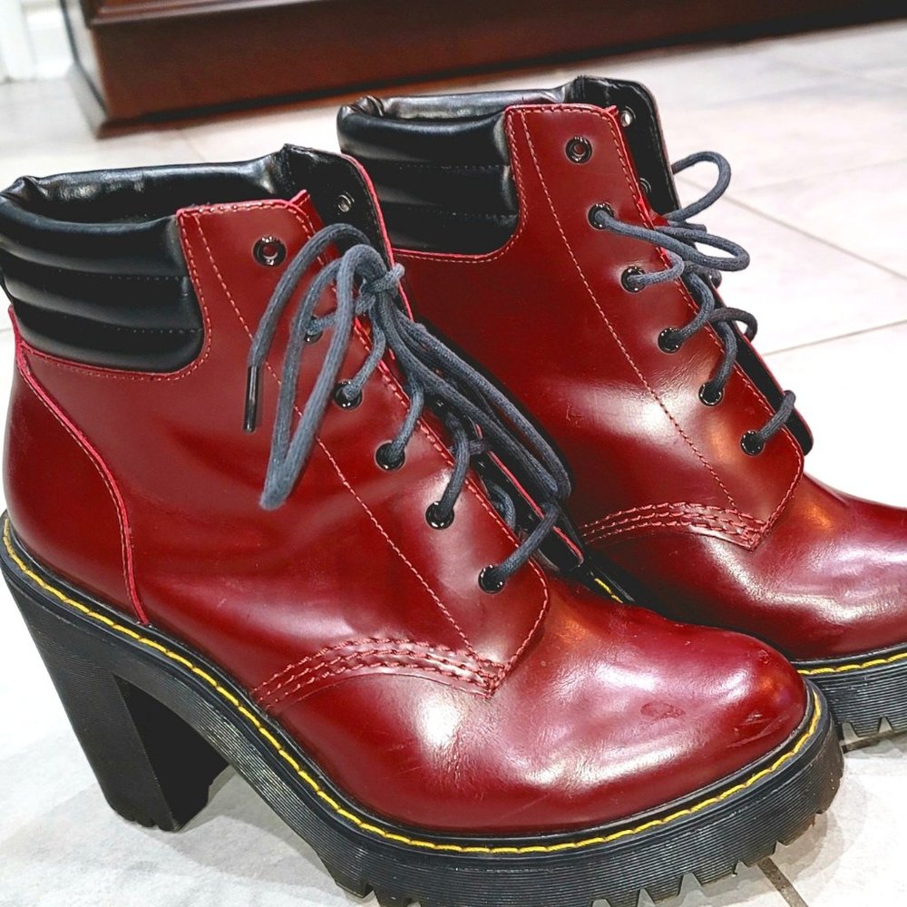 Doc Martens, size 8, Persephone, Burgundy